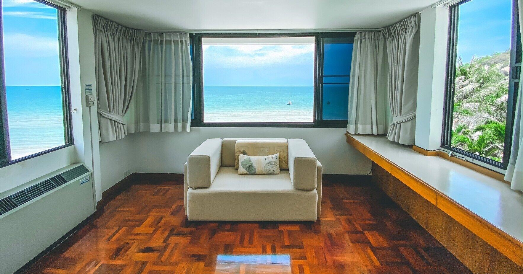 Nern Chalet Beachfront Hotel Hua Hin Exterior photo